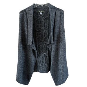 Eddie Bauer sleeveless vest size medium gray cable knit in back 7% angora rabbit